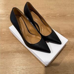 Jessica Simpson Black Pointed Heels